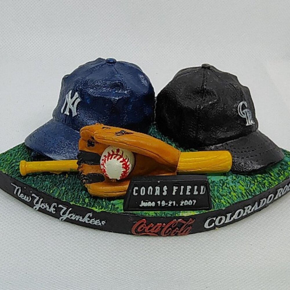 Baseball Paperweight Collectors Edition New York Yankees & Colorado Rockies 2007